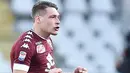 Striker Torino, Andrea Belotti, melakukan selebrasi saat pertandingan melawan Palermo di Stadion Olimpico,Turin, Italy, (05/05/2017). Belotti sudah mencetak 25 gol dan bersaing menjadi top skorer liga Serie A musim ini.  (EPA/Alessandro Di Marco)