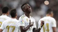 Winger Real Madrid Vinicius merayakan gol ke gawang Osasuna pada laga La Liga di Estadio Santiago Bernabeu, Rabu (25/9/2019) atau Kamis dini hari WIB. (AP Photo/Bernat Armangue)