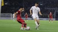 Striker Timnas Indonesia, Dendy Sulistyawan dalam duel melawan Palestina di Stadion Gelora Bung Tomo, Surabaya, Rabu (14/06/2023). (Bola.com/Aditya Wany)