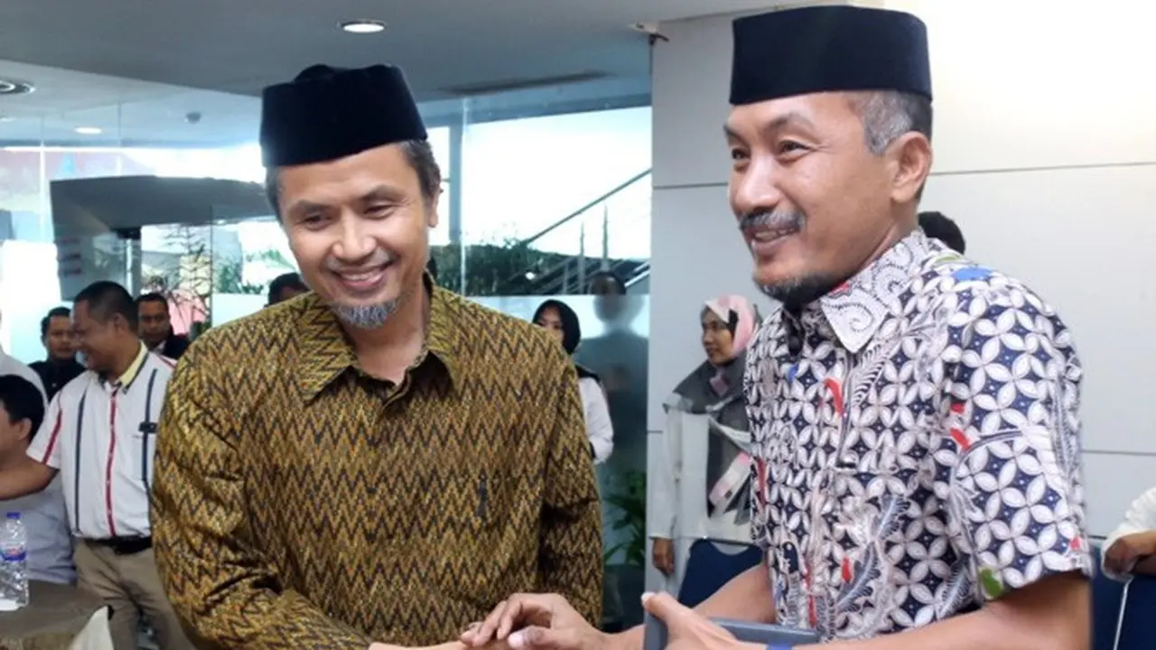 Dua bersaudara, Aziz Qahhar Mudzakkar (kiri) dan Andi Mudzakkar (MUHAMMAD IDHAM AMA/FAJAR/Jawa Pos Group)