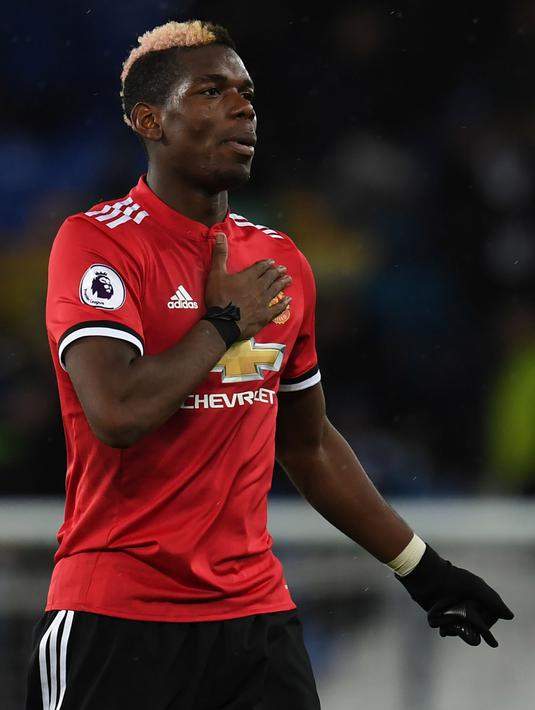 1. Paul Pogba - Menjadi pemain termahal dunia membuat Paul kini bergelimang harta. Dari harta yang diraih geladang Manchester United tersebut membeli Gulfstream G280 Value seharga 24.5 juta Dolar. (AFP/Paul Ellis)