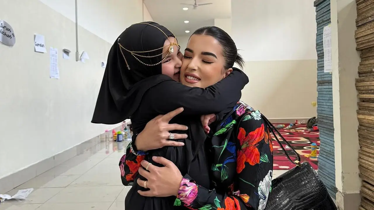Gaya Menggemaskan Ayang, Putri Tasya Farasya yang Wisuda TK dengan Busana Arabian