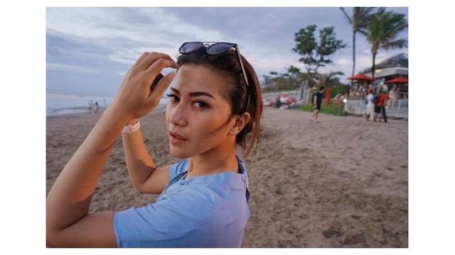 Potret Dita Fakhrana, Presenter Cantik yang Mirip Olla Ramlan