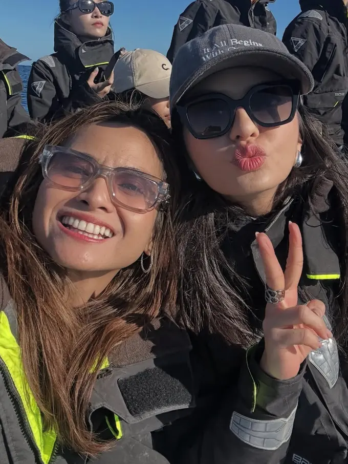 Penampilan Acha Septriasa dan Raline Shah di Australia. [@septriasaacha]