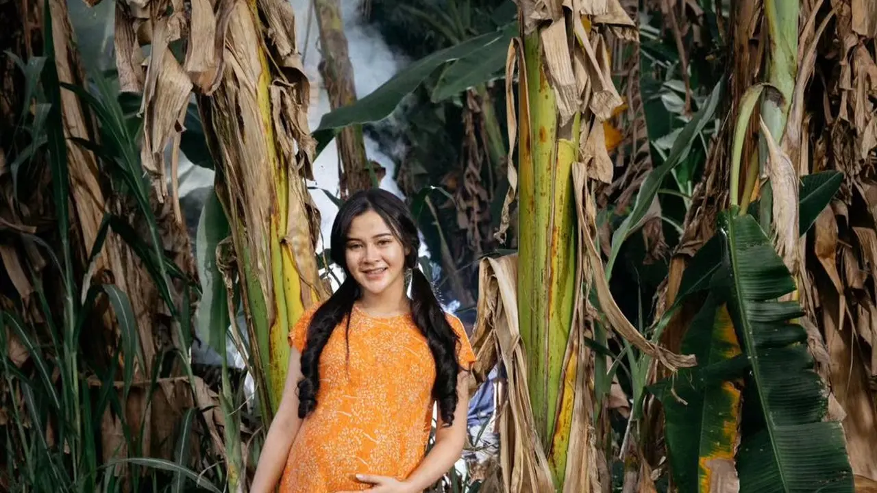 6 Gaya Pemotretan Maternity Terbaru Bella Bonita Istri Denny Caknan, Usung Konsep Unik ala Pedesaan