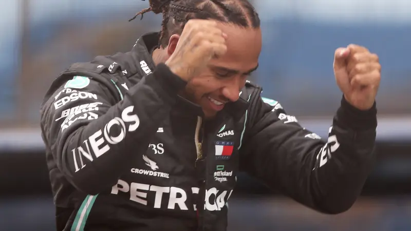 Selebrasi Lewis Hamilton saat Juara Dunia F1 2020