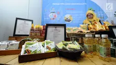 Beragam produk dipamerkan pada Pasar Inovasi dan Kreativitas di Graha Pengayoman, Jakarta, Selasa (31/10). Ajang ini untuk mengkomersialisasikan produk kekayaan intelektual pelaku bisnis. (Liputan6.com/Helmi Fithriansyah)
