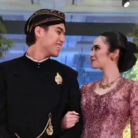 Syifa Hadju dan El Rumi tampil kompak pada cara ngunduh mantu (Instagram/@untungadaaji)