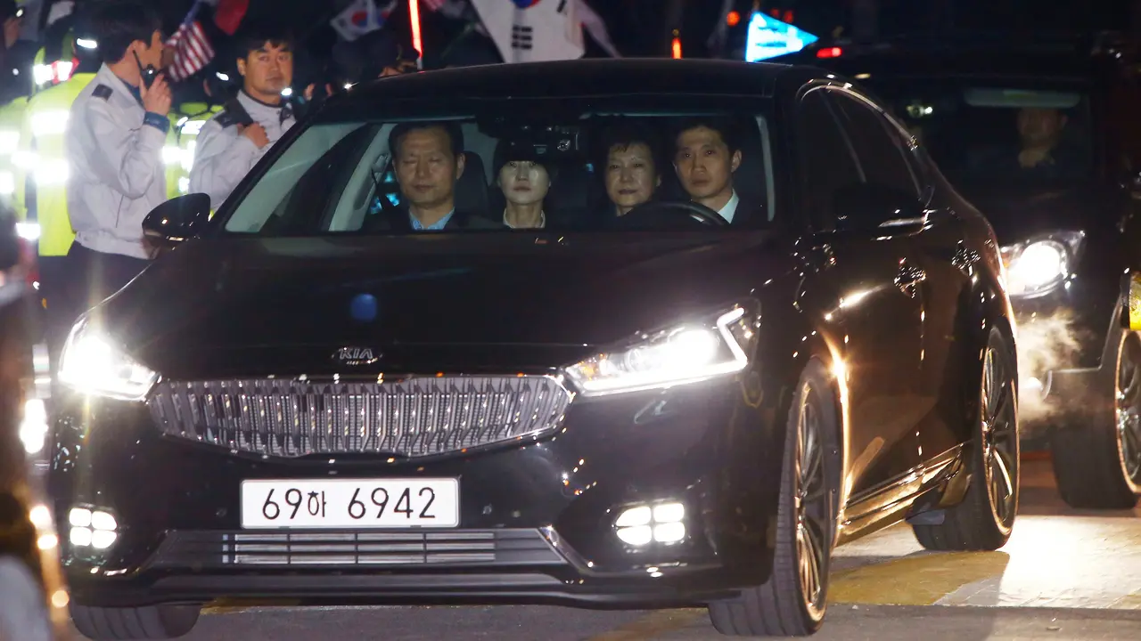 20170331-Mantan Presiden Korsel Park Geun-hye Ditahan-AP