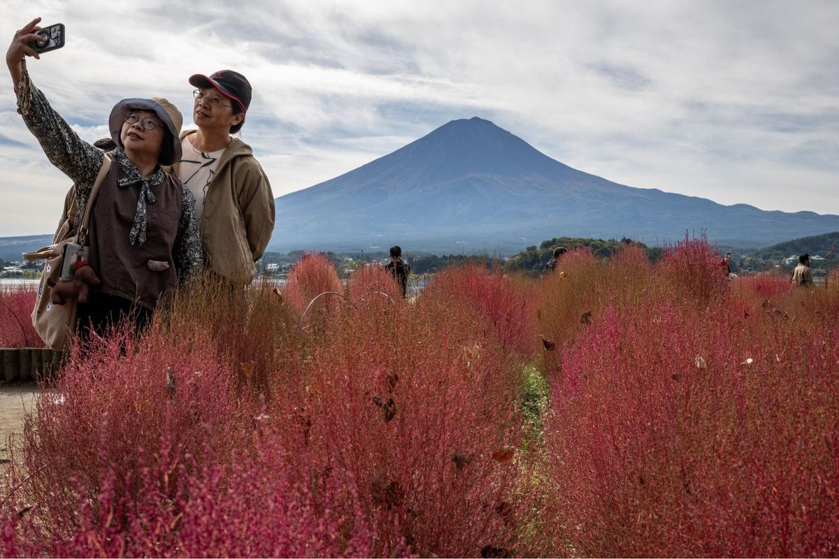 Puncak Gunung Fuji Tak Bersalju untuk Pertama Kali Sejak 130 Tahun