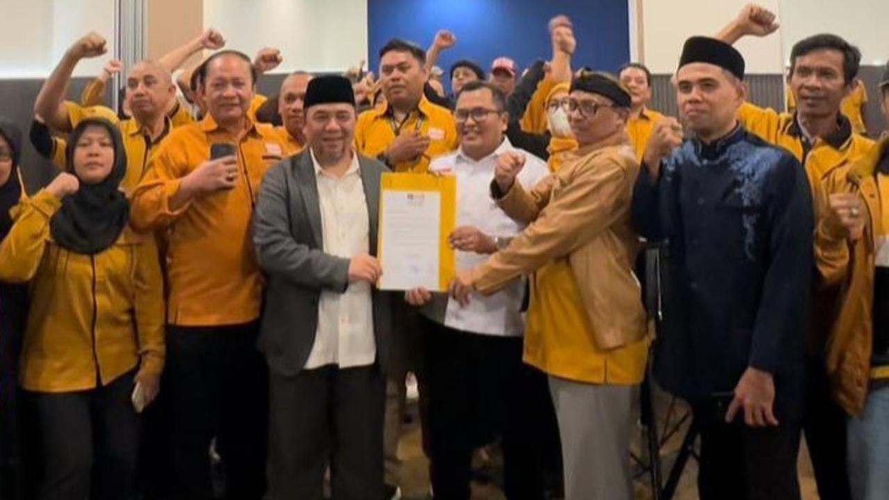 Heri Koswara-Sholihin Deklarasi Maju Pilkada di Alun-Alun Kota Bekasi, Ini Alasannya