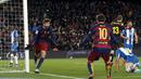 Pemain Barcelona, Lionel Messi dan Gerard Pique merayakan gol ke gawang Espanyol   pada laga 16 besar Copa del Rey di Stadion Camp Nou, Barcelona, Kamis (7/1/2016) dini hari WIB.  (REUTERS/Albert Gea)