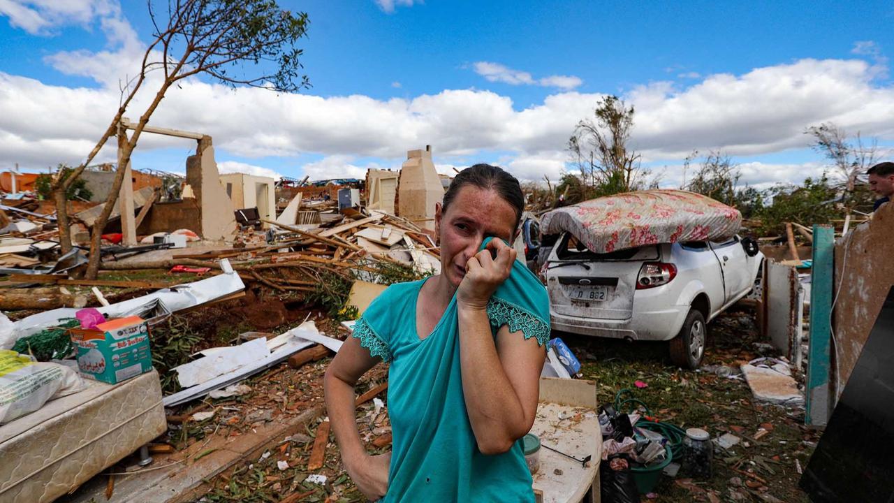 FOTO: Tornado Dahsyat Hantam Brasil Selatan, Enam Tewas dan Ratusan Luka-Luka