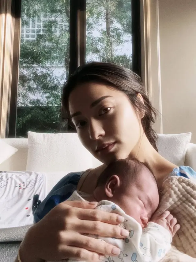 6 Potret Haru Keluarga Nikita Willy dan Indra Priawan Rayakan Kelahiran Anak Kedua  (credit: instagram.com/nikitawillyofficial94).