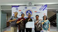 Kepala LLDIKTI III Serahkan SK Institut Media Digital Emtek ke Jajaran Rektorat