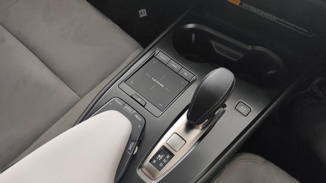 Mobil Listrik Pertama Lexus UX 300e (Arief A/Liputan6.com)