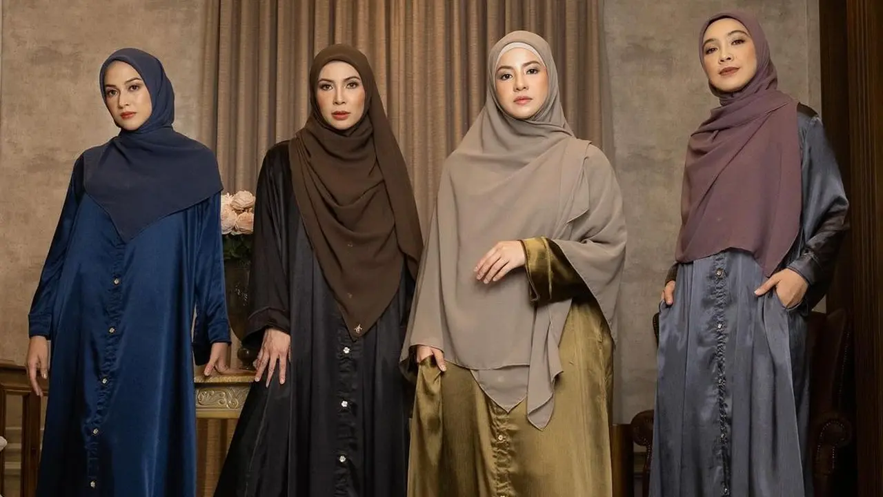 6 Gaya Geng Artis Natasha Rizky-Nina Zatulini Dibalut Gamis Elegan yang Bisa jadi Inspirasi Outfit Bukber