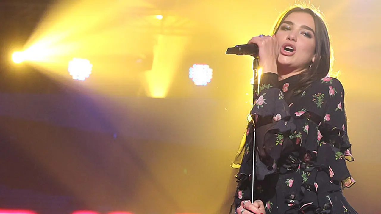 [Bintang] Dua Lipa
