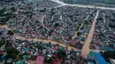 FILIPINA DIHANTAM TOPAN VAMCO: Foto udara rumah-rumah warga yang terendam banjir akibat Topan Vamco di Manila, Filipina (12/11/2020). Pemerintah Filipina mengungkapkan Topan Vamco, yang memicu banjir besar dan tanah longsor menelan sedikitnya 14 korban jiwa. (Xinhua/Istana Kepresidenan Filipina)