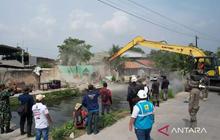 Tahukah Anda, 515 Bangunan Liar di Bantaran SS Sukatani Ditertibkan Pemkab Bekasi untuk Penataan Kawasan?
