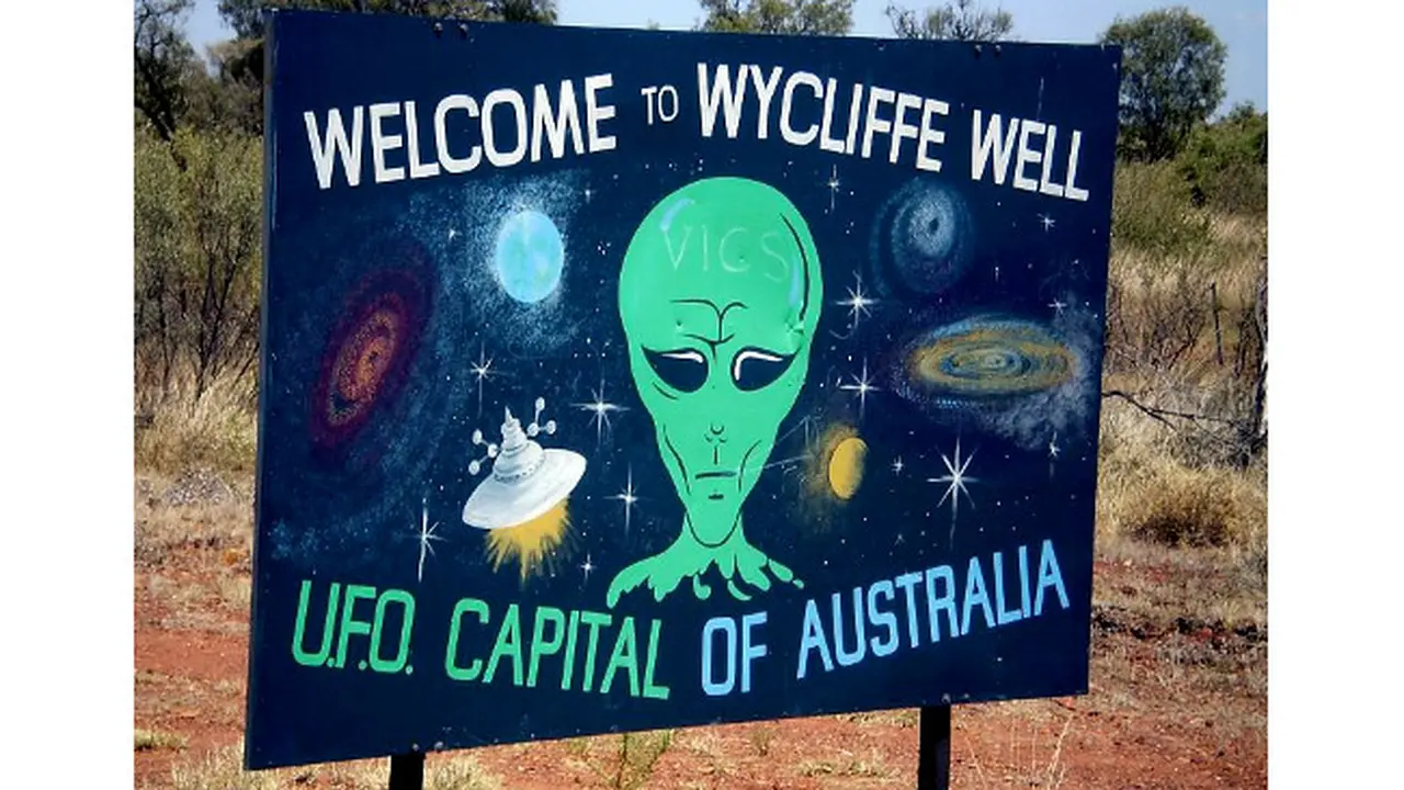 Menilik Wycliffe Well, Ibu Kota UFO di Australia
