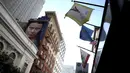 Mural aktivis perubahan iklim Greta Thunberg di sebuah gedung pusat Kota San Francisco, California, 11 November 2019. Kehadiran mural yang menunjukkan wajah Thunberg sedang menatap itu diharapkan dapat mengingatkan setiap orang tentang bahaya perubahan iklim. (Justin Sullivan/Getty Images/AFP)