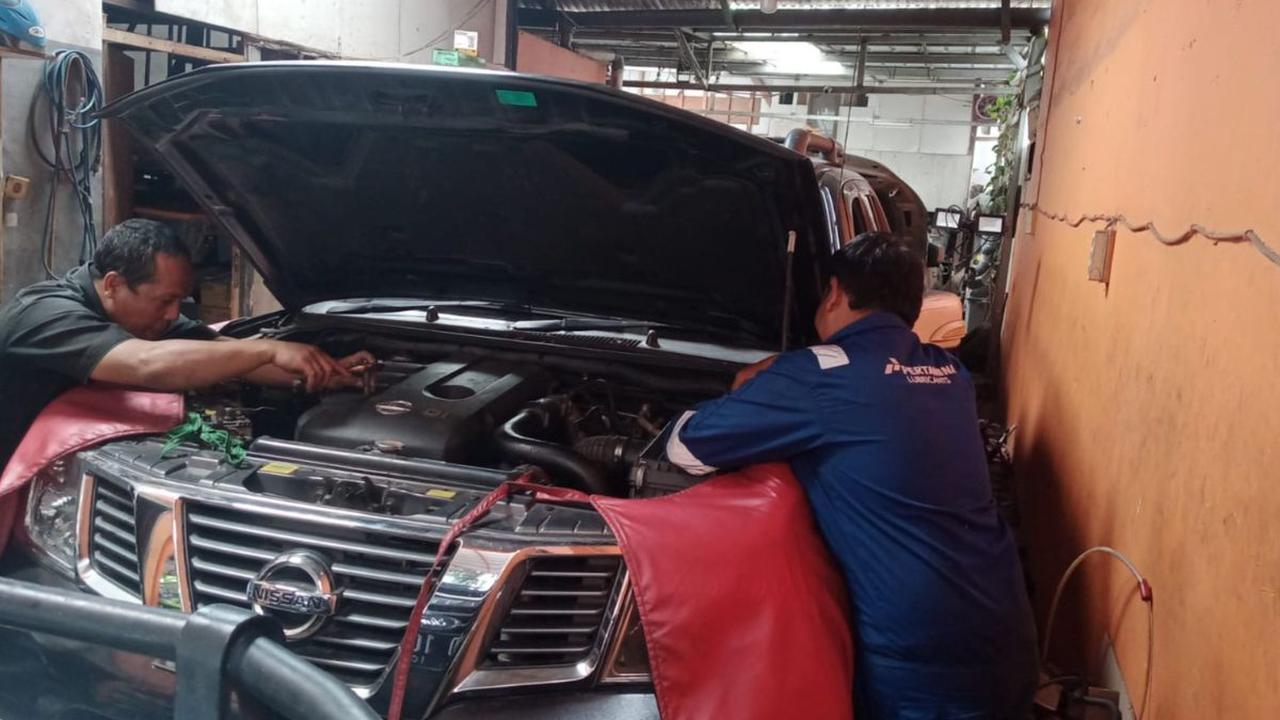 Diberitakan sebelumnya, viral di media sosial sebuah video yang menunjukkan mobil berpelat merah mengeluarkan asap sampai mengebul.<br>