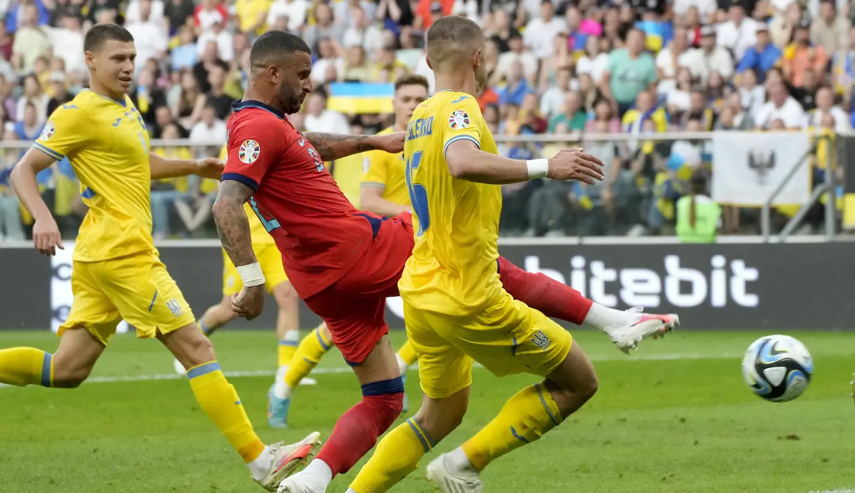 Ukraina memimpin lewat gol Oleksandr Zinchenko pada menit ke-26. (AP Photo/Czarek Sokolowski)
