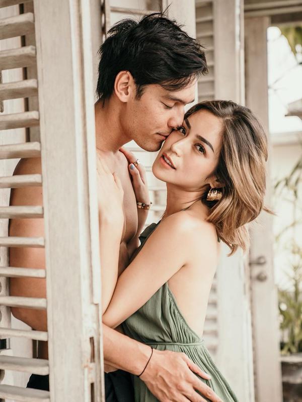 Potret mesra Jessica Iskandar dan Richard Kyle (Sumber: Instagram/inijedar)