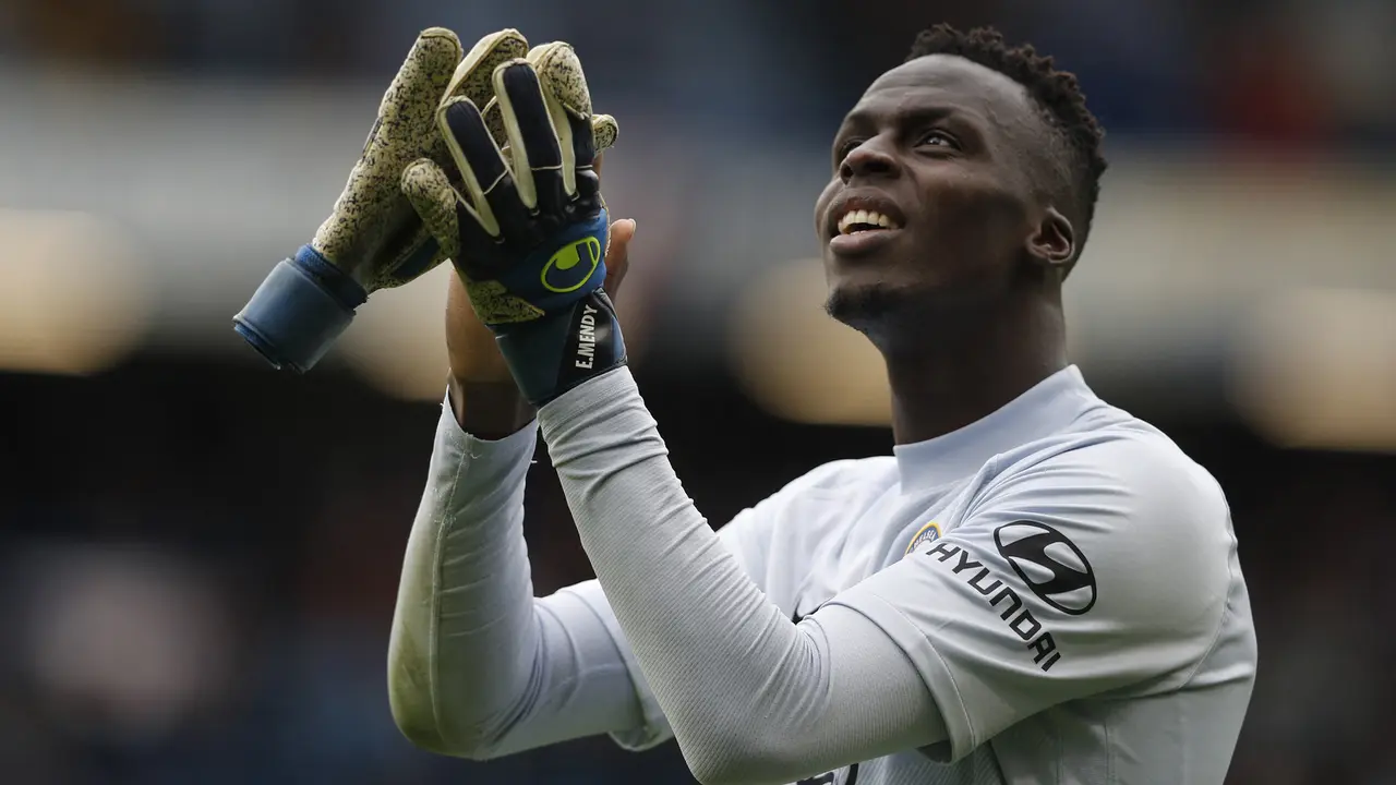 Foto: Kiper Chelsea Edouard Mendy Jadi Kiper Afrika Pertama yang Merebut Penghargaan Kiper Terbaik FIFA Tahun 2021
