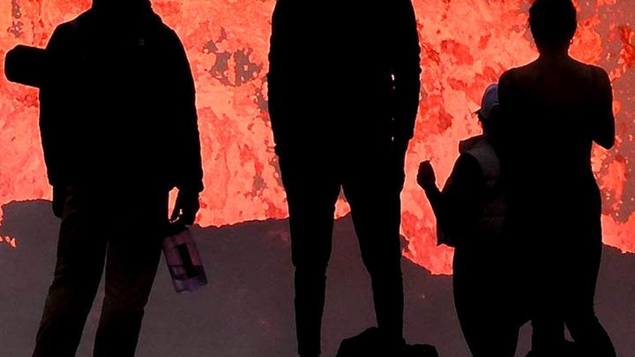 FOTO: Potret Menakjubkan Erupsi Gunung Api di Islandia yang Pikat Wisatawan