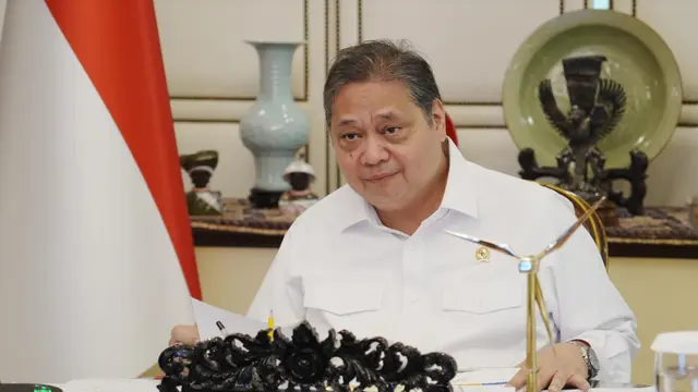 Menteri Koordinator Bidang Perekonomian Airlangga Hartarto, saat Rapat Koordinasi Komite Kebijakan Pembiayaan bagi UMKM, Selasa (24/12/2024). (Foto: ekon.go.id)