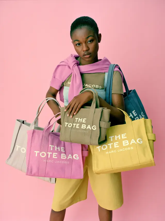 Marc Jacobs Hadirkan Outfit Esensial Penuh Warna di The Color Collection