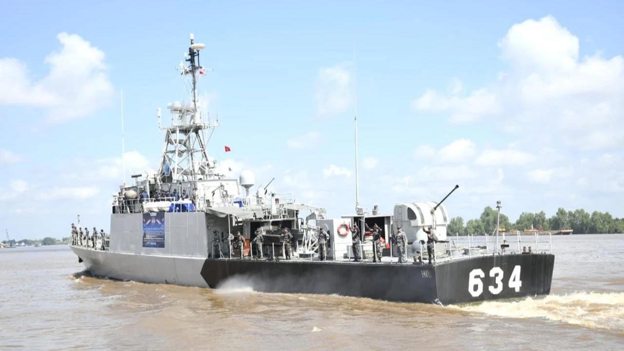FOTO: TNI AL Dukung Distribusi Rupiah ke Pulau Terpencil Kalimantan Selatan