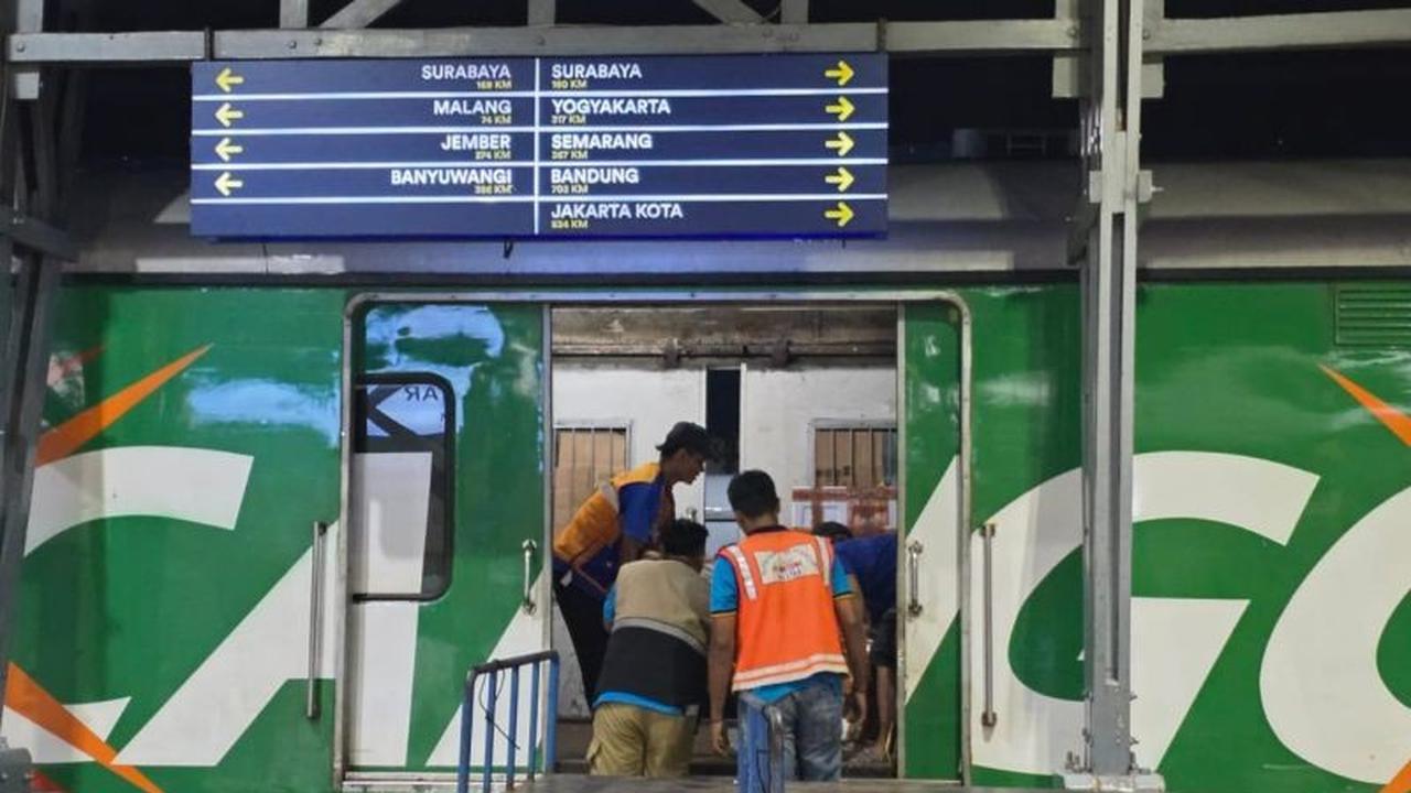 Tahukah Anda, Pengiriman Barang KAI Daop 7 Madiun Naik 25 Persen? Stasiun Blitar Jadi Pusat Perhatian!
