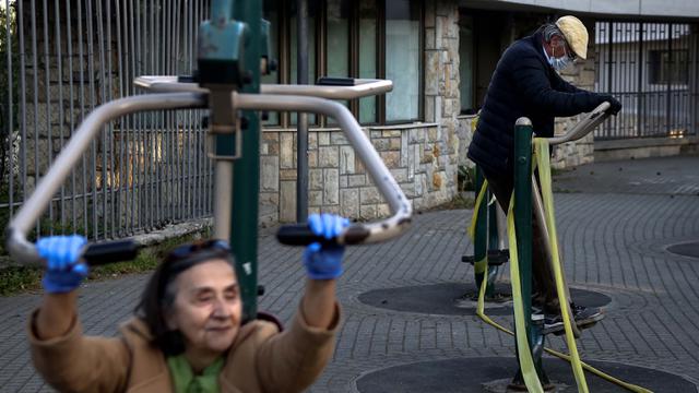 [FEATURE] Para Lansia Tingkatkan Kebugaran Tubuh di Tengah Pandemi Covid-19
