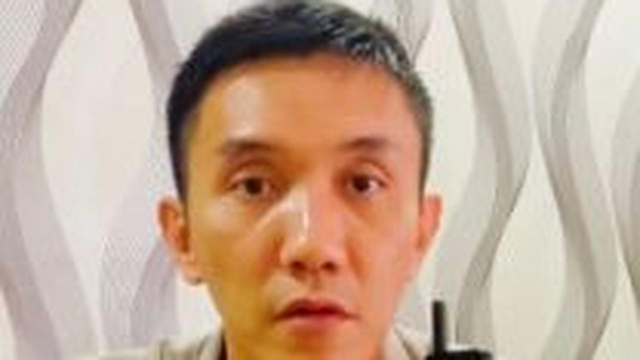 "Kebakaran 30 rumah itu berawal dari rumah milik Karim Nasution yang diduga sedang memasak. Kepulan asap terlihat sekitar pukul 11.00 WIB," ujar Kapolres Rokan Hilir AKBP Andrian Pramudianto saat dikonfirmasi merdeka.com.