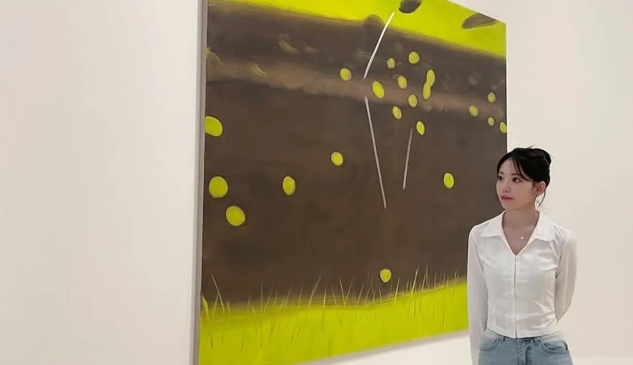 Ingin terlihat simple tapi tetap elegan dan berkelas? Kamu bisa mengikuti gaya outfit dari Sakura ini. Perpaduan long sleeve corset top dengan mom jeans membuat tubuhu terlihat slim dan ideal. Pilihan outfit ini juga cocok dipakai saat first date dengan gebetan. loh! [@39saku_chan]