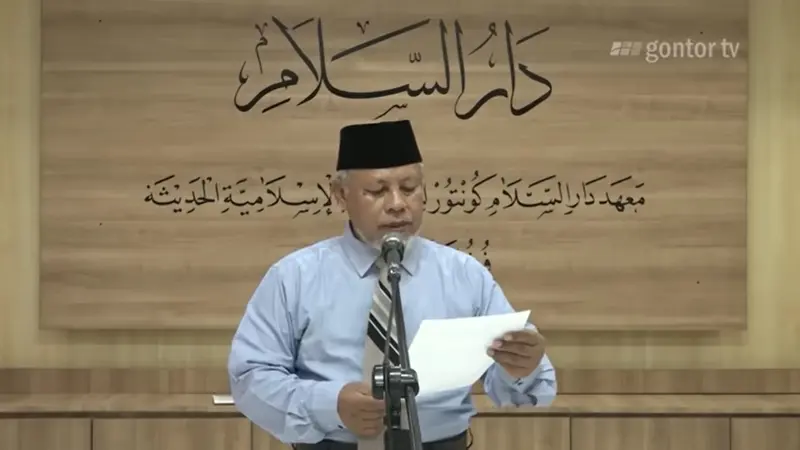 Juru Bicara Pondok Modern Darussalam Gontor Noor Syahid saat memberikan keterangan terkait tewasnya santri AM. (gontor.ac.id)