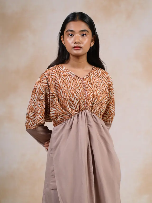 Model Tunik Batik Kombinasi Kain Polos