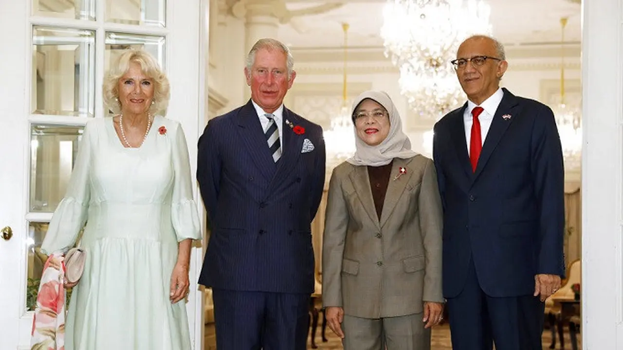 Pangeran Charles serta istri bersama dengan Presiden Singapura Halimah Yacob dan suami