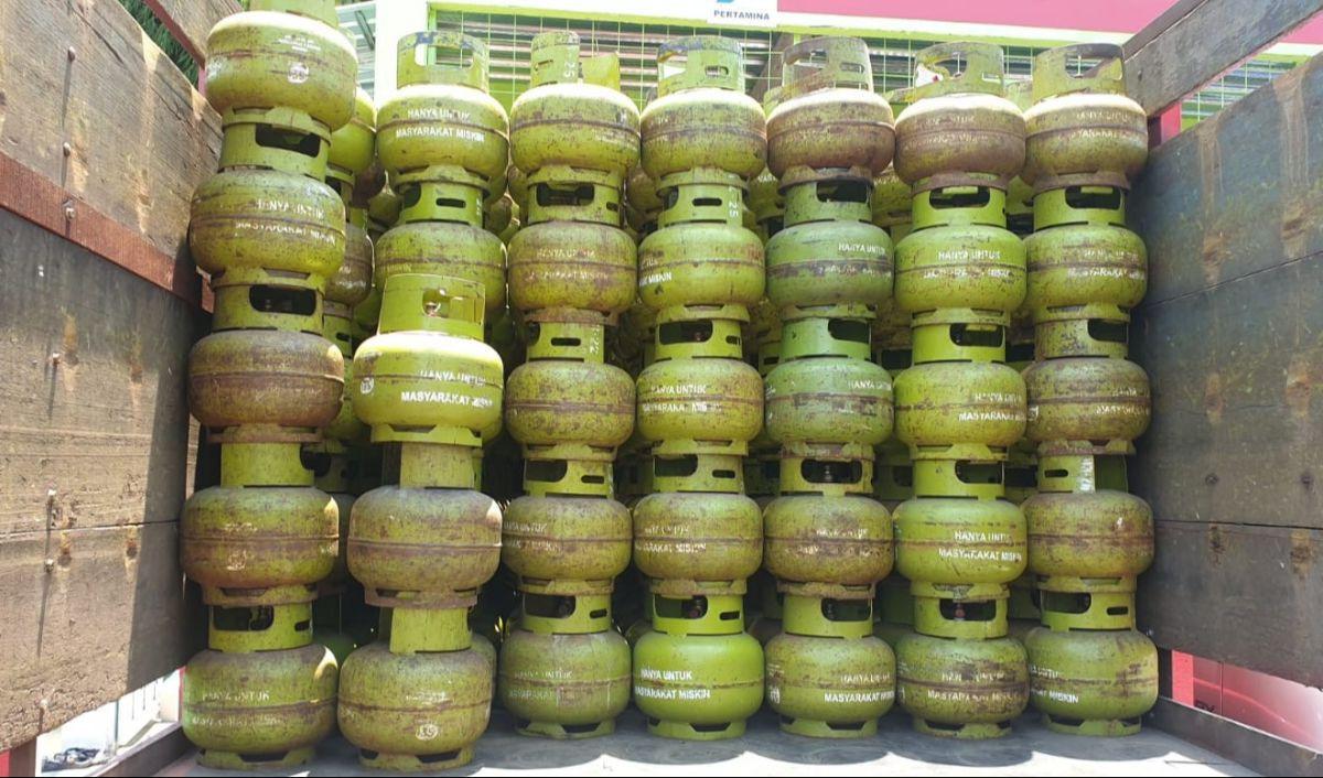 "Kelangkaan hanya ada di tingkat pengecer, mengingat diberlakukannya aturan KTP titik serah terakhir gas LPG 3 kg adalah di pangkalan," ujar Jansen . <br>