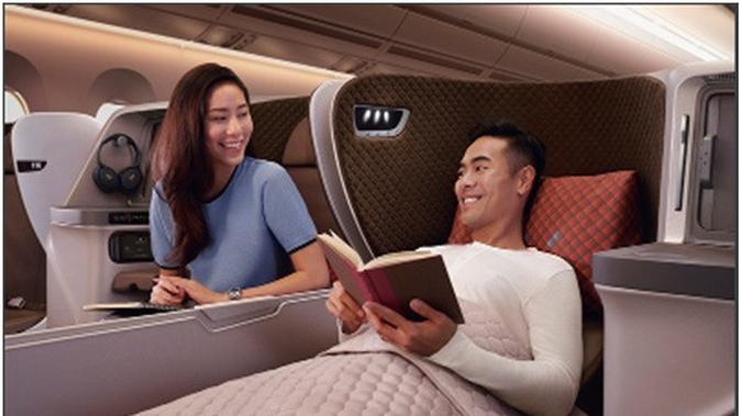 Setiap kursi Bussiness Class dapat direbahkan langsung hingga 76’’ dan berubah menjadi tempat tidur full flat.