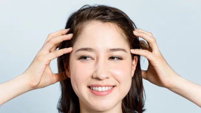 Eksfoliasi Kulit Kepala Ternyata Penting, Bagaimana Sih Cara Melakukannya?