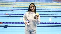 Perenang putri Indonesia, Masniari Wolf, meraih medali emas SEA Games 2025 untuk Indonesia setelah menjadi yang tercepat di cabang olahraga renang nomor 50 meter gaya punggung putri di Swimming Pool, Sports Authority of Thailand, Bangkok, Kamis (11/12/2025) sore WIB. (Dok. Akuatik Indonesia)