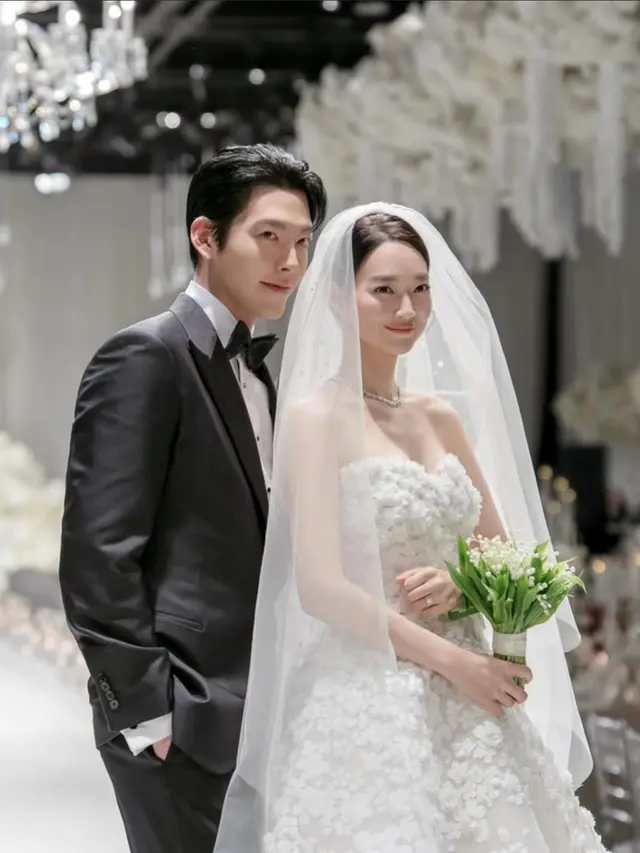 Potret Dekorasi dan Gaun Pernikahan Shin Min Ah dengan Kim Woo Bin, Detail Mewah