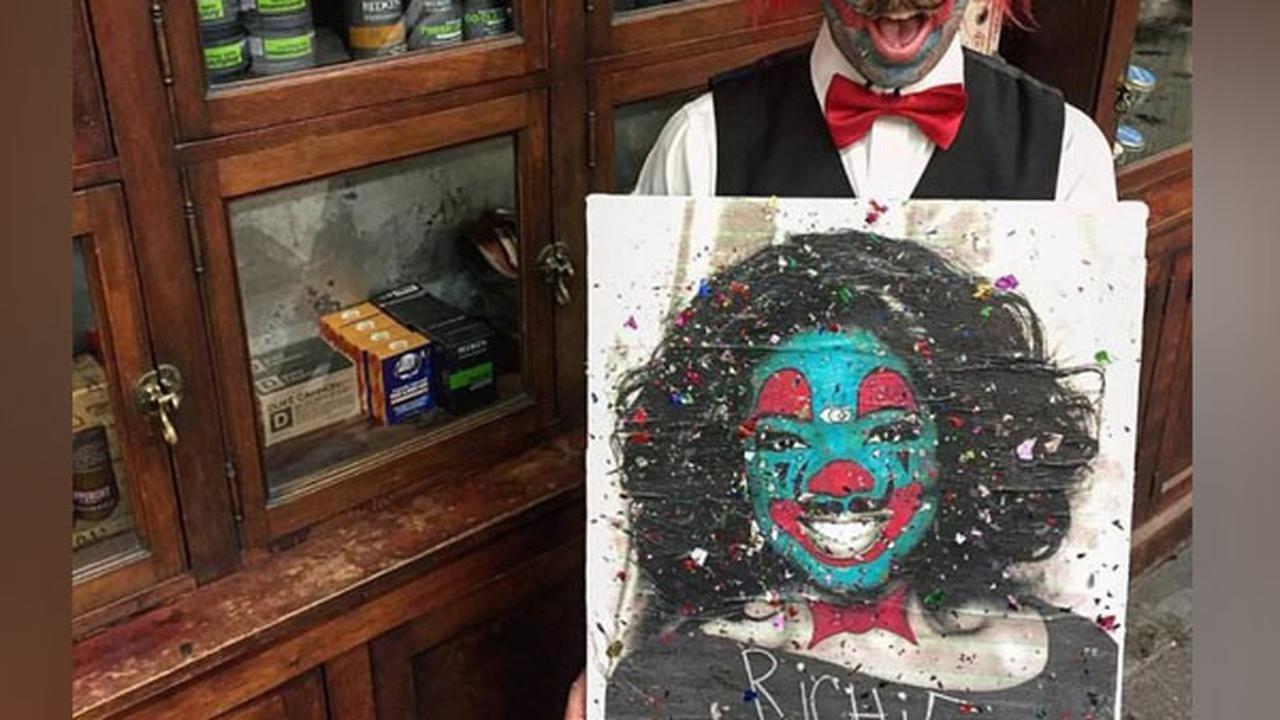 Terobsesi Menjadi Badut, Pria Ini Rela Operasi Wajah Agar Nampak Semakin Serupa