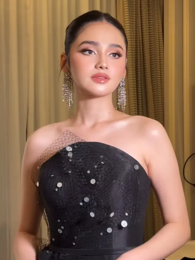 Artis Hadir di Resepsi Luna Maya dan Maxime Bouttier.