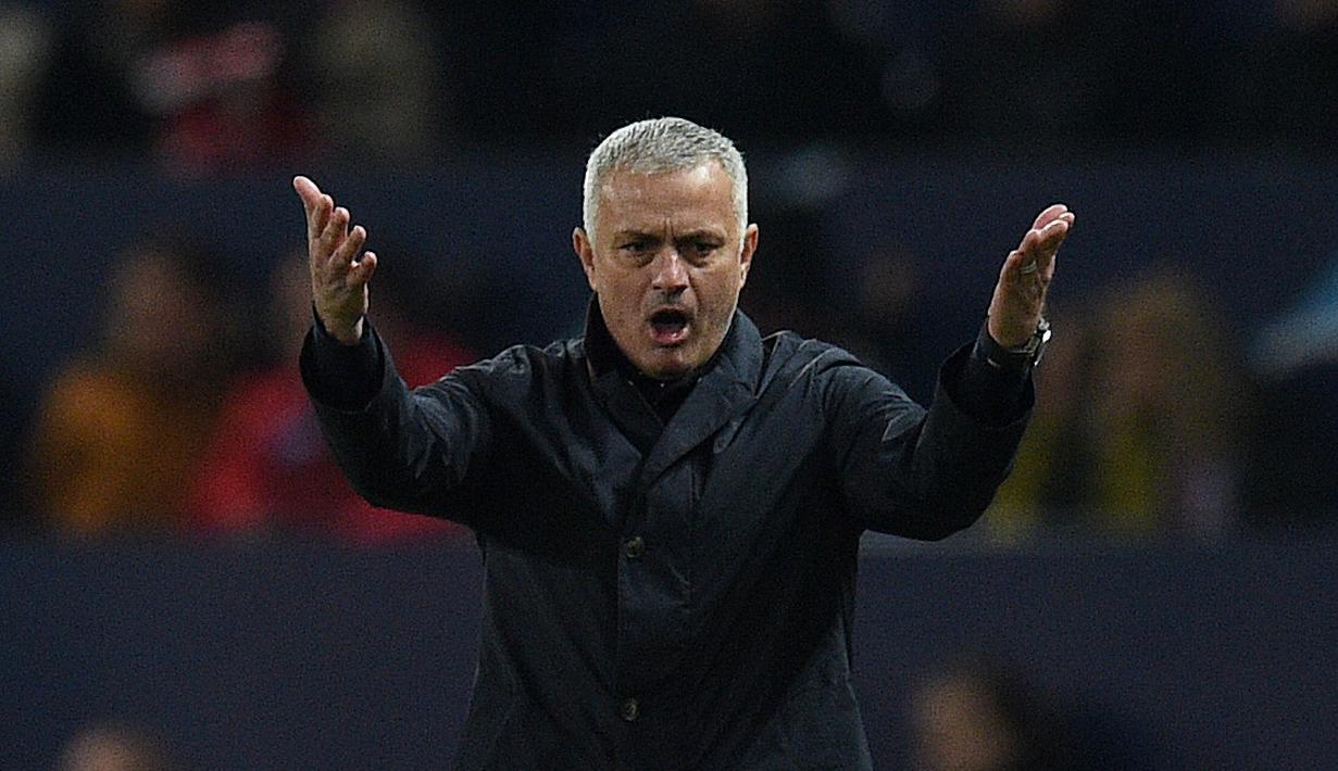 United sudah memberikan waktu yang cukup untuk Mou memperbaiki tim. Namun dengan keadaan sekarang tak ada pilihan lagi bagi United selain memberikan pesangon untuk pemecatan Mourinho. (AFP/Oli Scarff)