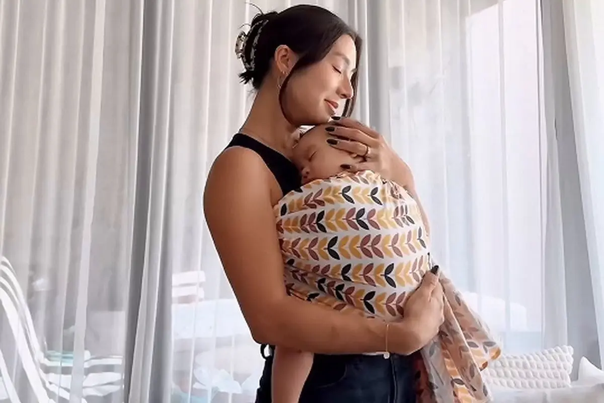 Penampilan Jennifer Bachdim Sambil Gendong Anak Kerap Jadi Sorotan, Ini Kuncinya!